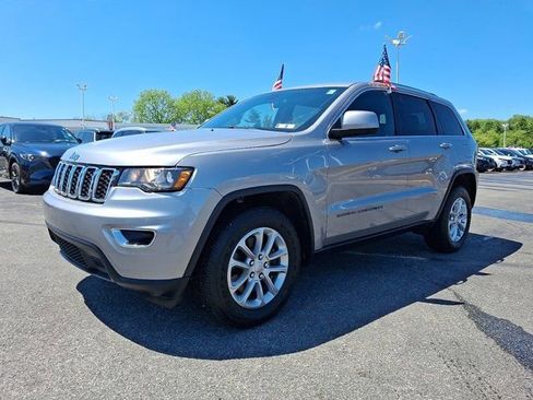 Certified 2021 Jeep Grand Cherokee Laredo X AWD/4WD image 3