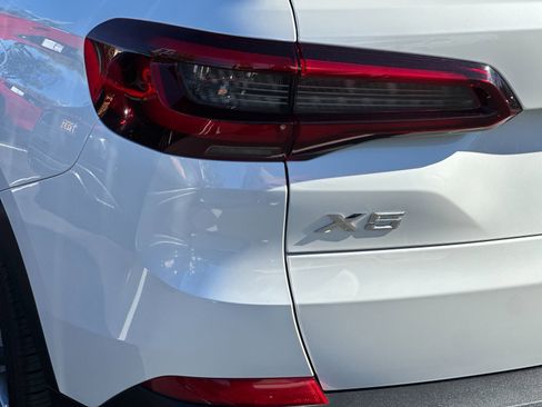 Used 2022 BMW X5 sDrive40i w/ Parking Assistance Package image 32