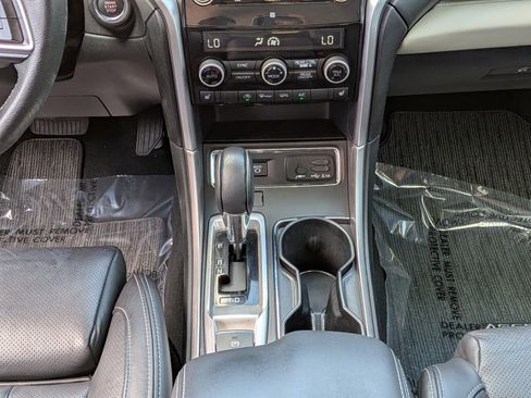 Certified 2022 Subaru Ascent Limited w/ Technology Package AWD/4WD image 21