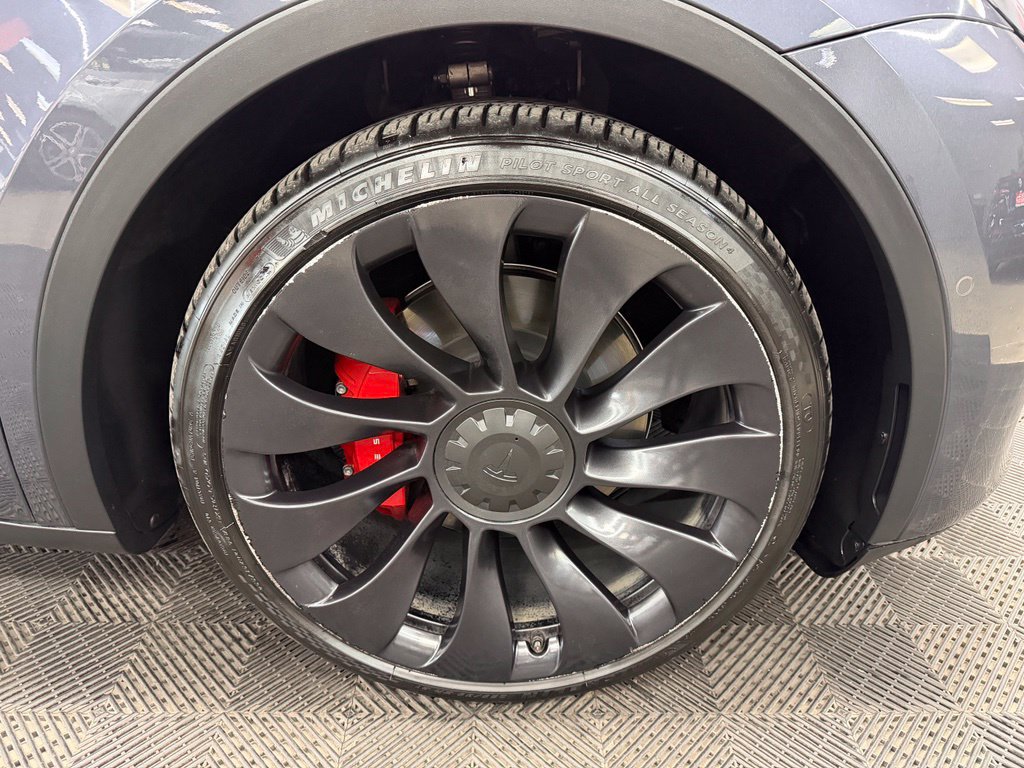 Used 2022 Tesla Model Y Performance AWD/4WD image 18