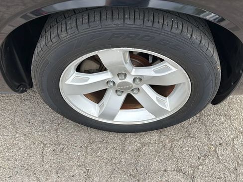 Used 2014 Dodge Challenger SXT RWD image 30