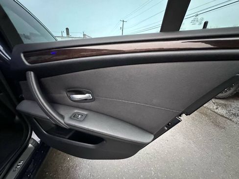 Used 2010 BMW 535i xDrive Sedan AWD/4WD image 22