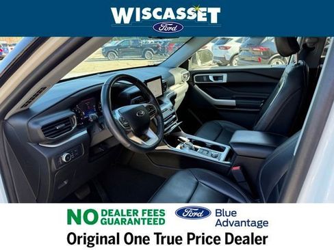 Certified 2022 Ford Explorer XLT w/ Equipment Group 202A image 5