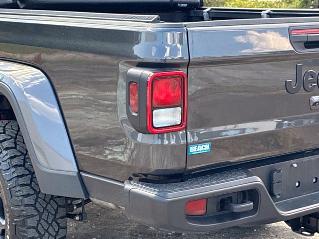 Used 2023 Jeep Gladiator Sport AWD/4WD image 13