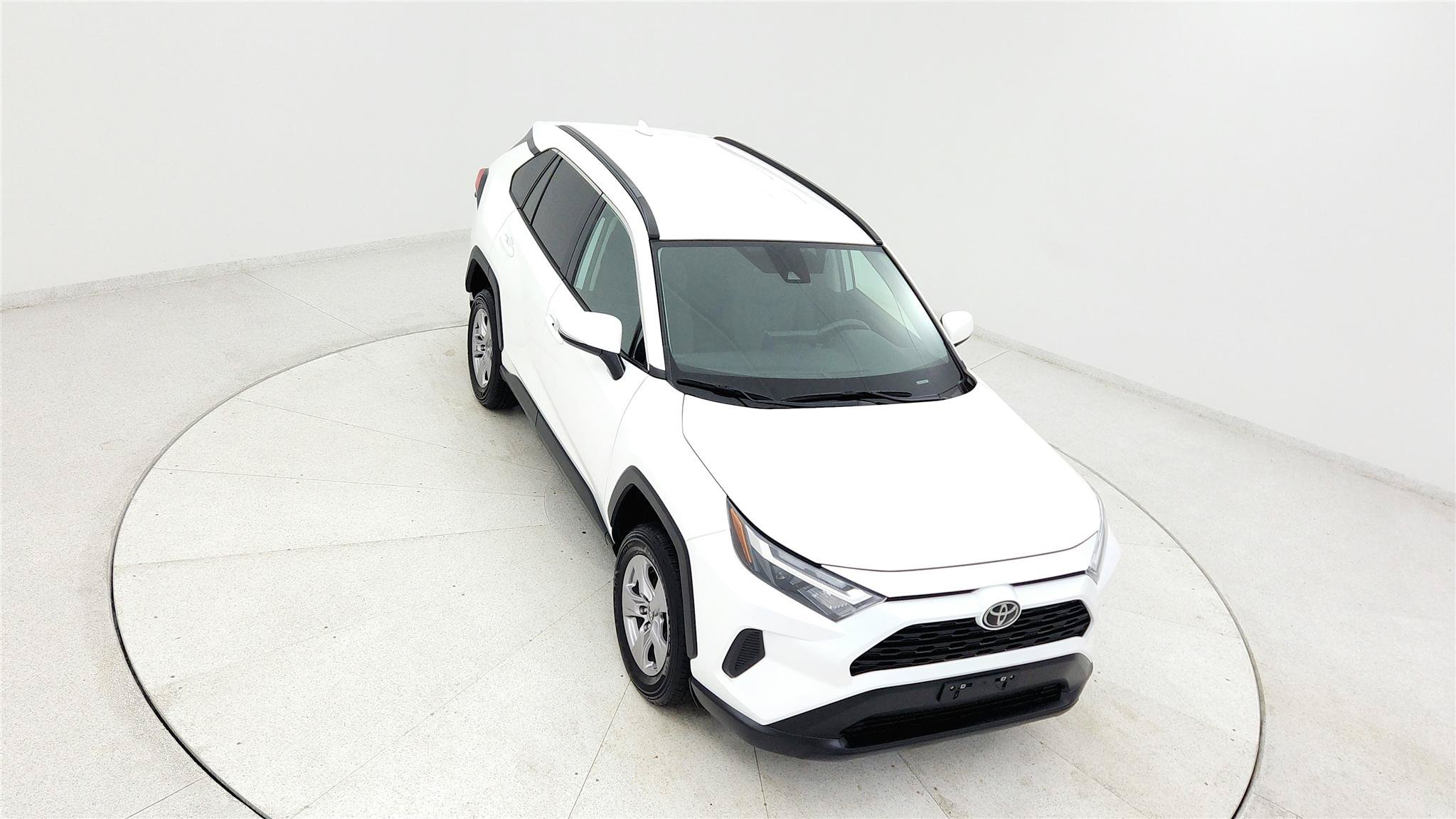 Used 2025 Toyota RAV4 XLE FWD image 40