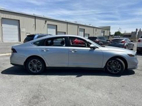 Used 2023 Honda Accord EX image 4