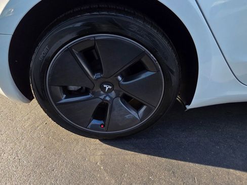 Used 2021 Tesla Model 3 Standard Range Plus image 22