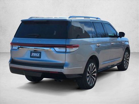 Used 2024 Lincoln Navigator Reserve image 5