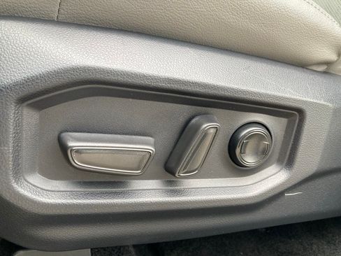 Used 2025 Toyota Tundra Limited w/ Power Package AWD/4WD image 14