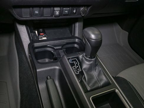 Used 2023 Toyota Tacoma TRD Sport AWD/4WD image 30
