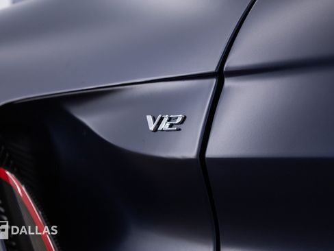 Used 2023 Aston Martin V12 Vantage Roadster RWD image 12