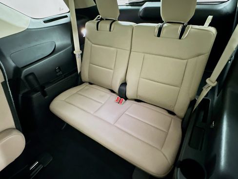 Used 2022 Ford Explorer XLT w/ Equipment Group 202A image 29