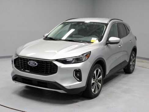 Used 2023 Ford Escape Platinum AWD/4WD image 7