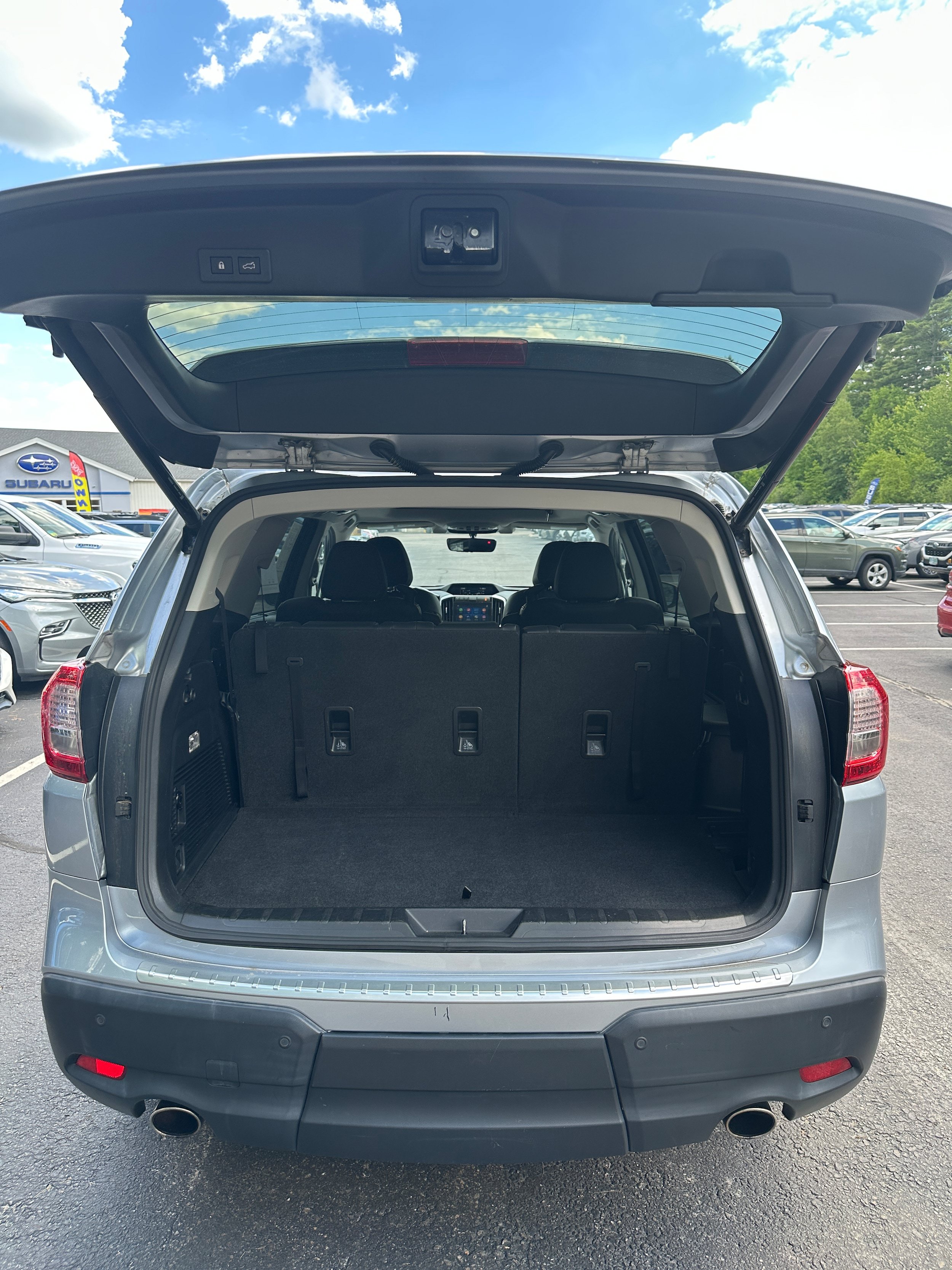 Used 2020 Subaru Ascent Limited w/ Technology Package AWD/4WD image 8