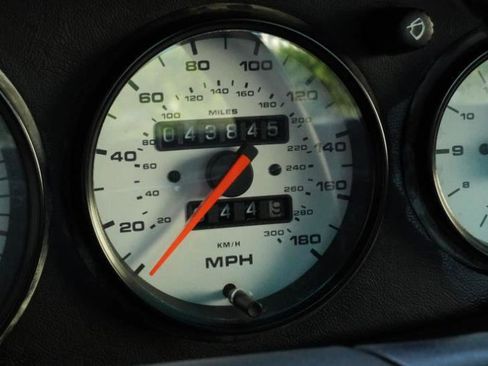 Used 1993 Porsche 911 Carrera RWD image 42