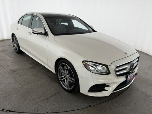 Used 2019 Mercedes-Benz E 300 4MATIC image 3