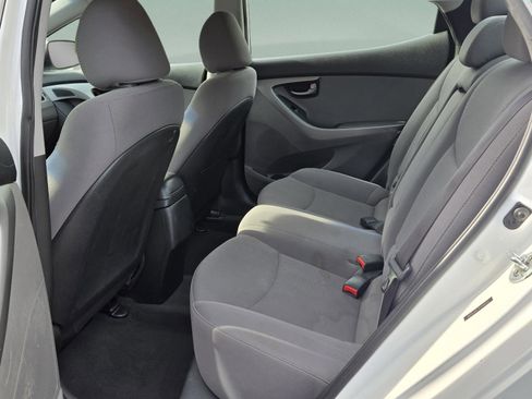 Used 2014 Hyundai Elantra SE FWD image 24