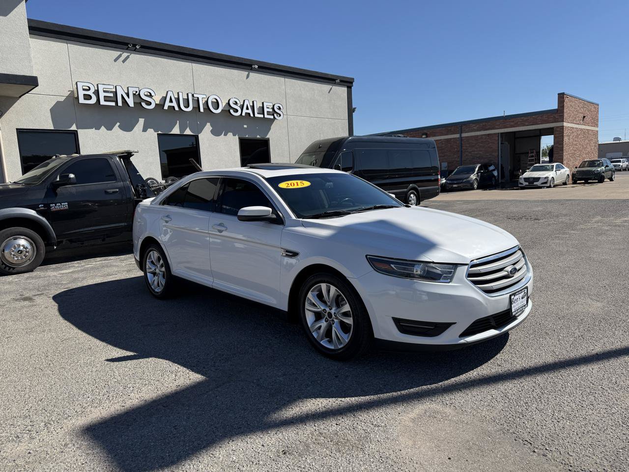 Used 2015 Ford Taurus SEL w/ Equipment Group 201A FWD image 4