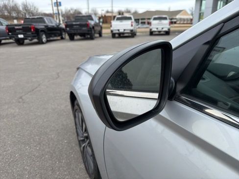 Used 2024 Nissan Altima 2.5 SV image 31