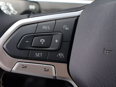 Certified 2025 Volkswagen Tiguan S AWD/4WD image 22