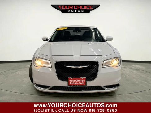Used 2015 Chrysler 300 Limited image 5