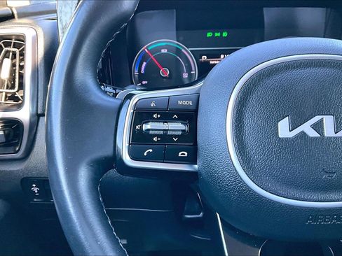 Used 2022 Kia Sorento EX w/ Panoramic Sunroof Package image 12