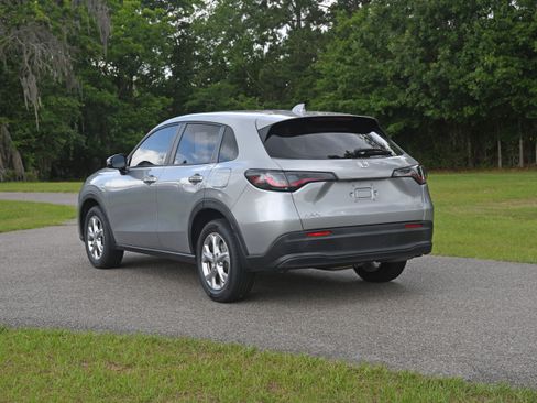 Used 2024 Honda HR-V LX image 3