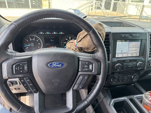 Used 2018 Ford F150 XLT w/ Equipment Group 302A Luxury AWD/4WD image 21