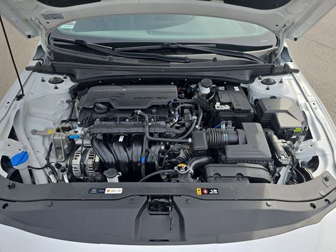 Used 2025 Hyundai Elantra SEL image 31