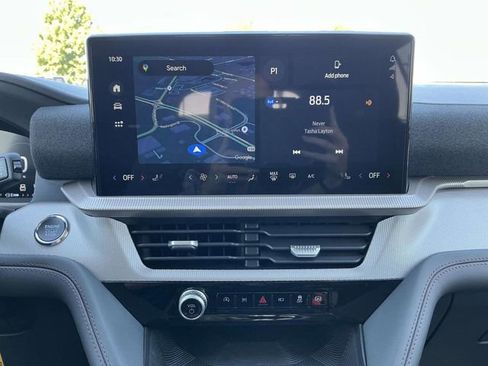 New 2025 Ford Explorer Active image 18