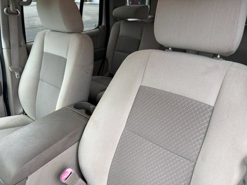 Used 2006 Ford Explorer XLS RWD image 12