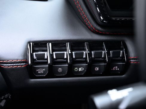 Used 2017 Lamborghini Aventador S image 40