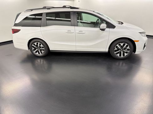 New 2026 Honda Odyssey EX-L image 8