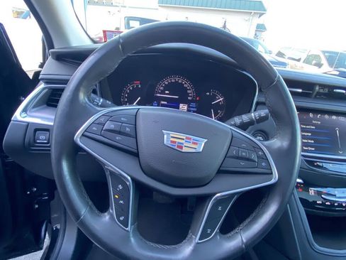 Used 2017 Cadillac XT5 Luxury w/ Driver Awareness Package image 30