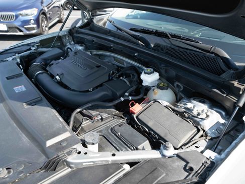 Used 2023 Buick Envision Avenir AWD/4WD image 34