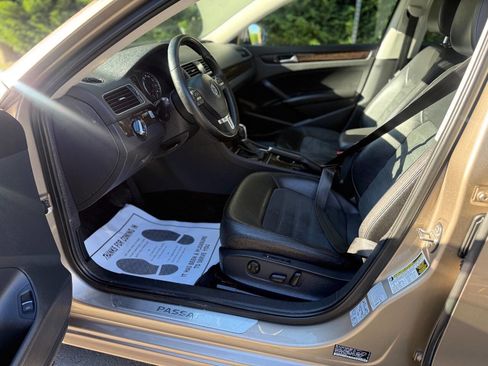 Used 2015 Volkswagen Passat TDI SEL Premium image 20
