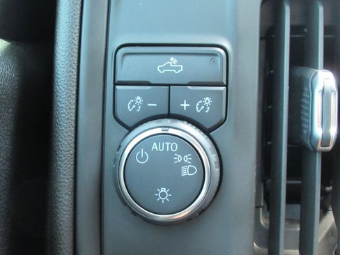Used 2021 Chevrolet Silverado 1500 Custom RWD image 22