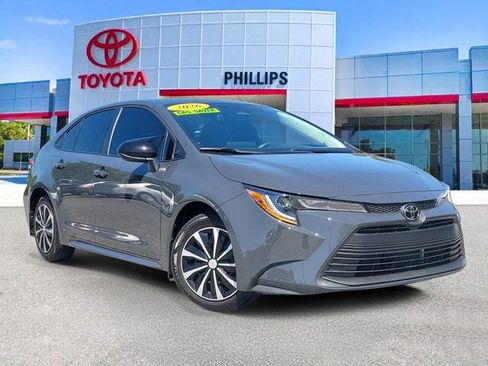 Used 2026 Toyota Corolla LE FWD image 1