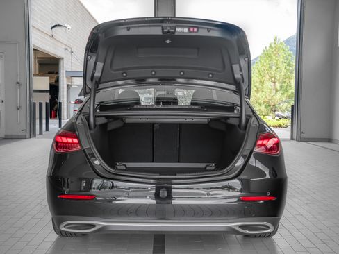 Used 2024 Mercedes-Benz C 300 4MATIC Sedan image 16