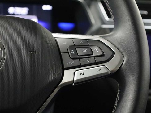 Used 2022 Volkswagen Tiguan SE image 25