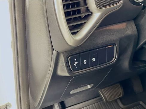 Used 2024 Kia Soul LX w/ Option Group 015 FWD image 11