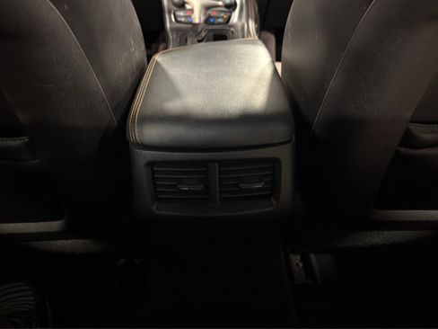 Used 2016 Dodge Challenger SXT Plus RWD image 33