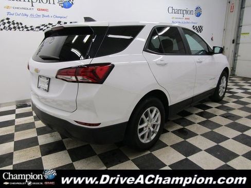 Certified 2023 Chevrolet Equinox LS w/ LS Convenience Package image 9