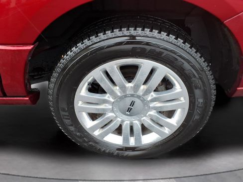 Used 2014 Lincoln Navigator L 4WD image 30