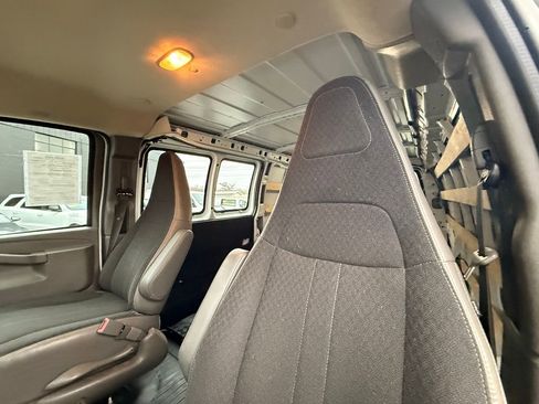 Used 2019 GMC Savana 2500 w/ Driver Convenience Package image 16