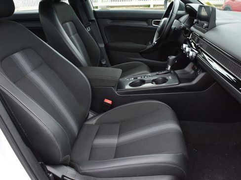 Used 2023 Honda Civic Sport image 19