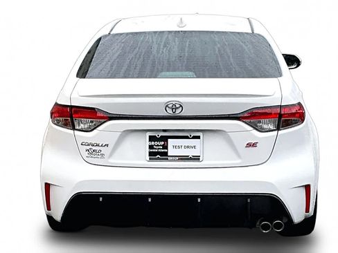 Used 2024 Toyota Corolla SE FWD image 5