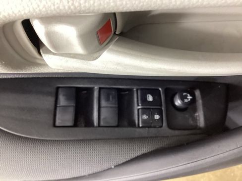 Used 2025 Toyota Corolla LE FWD image 17