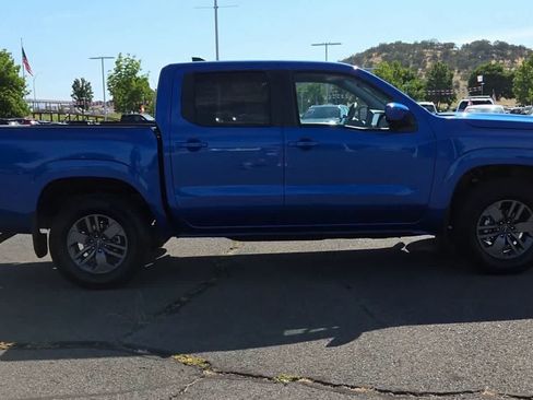 Used 2025 Nissan Frontier SV w/ SV Convenience Package AWD/4WD image 9