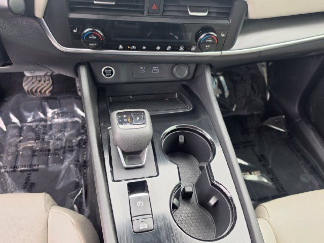 Used 2023 Nissan Rogue SV w/ SV Premium B Package FWD image 14